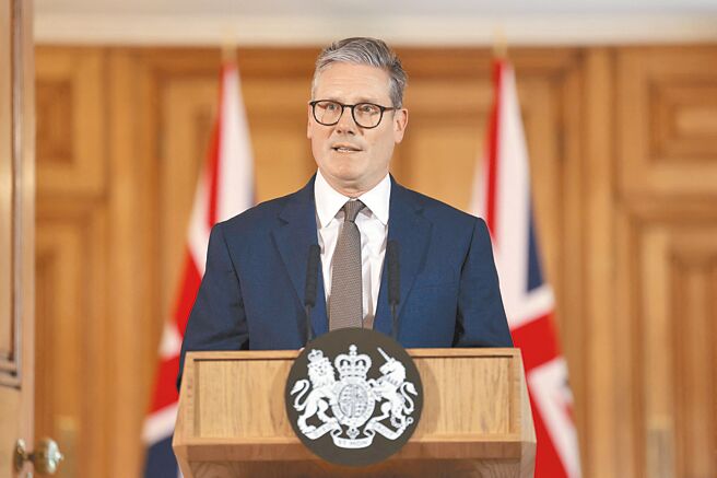 英国工党党魁施凯尔5日就任新首相，他当天与美国总统拜登通话时，提及对英美共同确保印太区域和平稳定的期待。（美联社）
