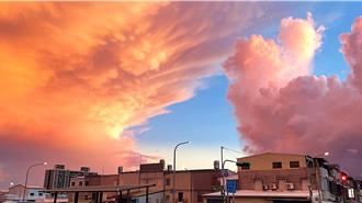 火燒雲染紅台東天際 民眾讚嘆：最美的雲彩