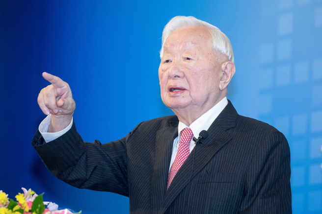 台积电创办人张忠谋一举一动备受外界高度关注。（图／shutterstock达志）