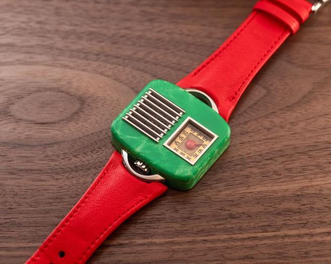 獨立製表豪朗時RETROVISION‘47收音機鈦金屬腕表，234萬元。（HAUTLENCE提供）