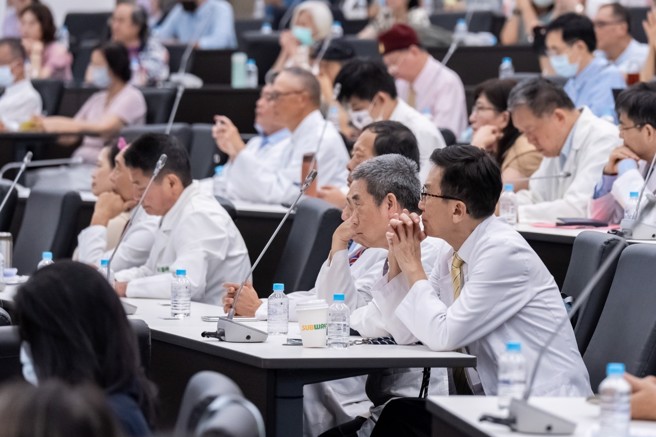 天医精准健康远距医疗平台发布会，近百位医界相关先进与会。(图/天医提供)
