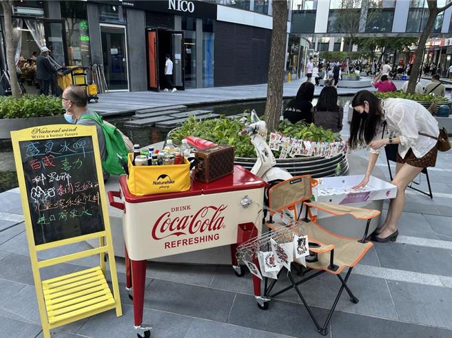 大陸最高人民檢察院副檢察長張雪樵指出，對一些小攤小販、小微企業的行政處罰，處以高額罰款，既不符合法律精神，也不符合公平正義。圖為示意圖。 （摘自中新社）