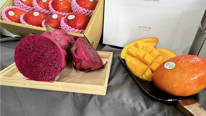 外销日、韩等级的爱文芒果，必须先蒸热流程，避免东方果实蝇的虫卵孳生。（张毓翎摄）