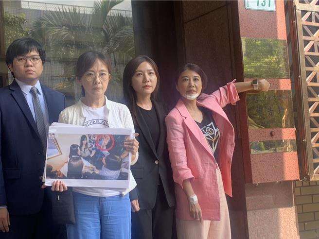 民進黨立委林楚茵今（8日）下午親赴台北地檢署提告國民黨立委王鴻薇涉傷害罪。