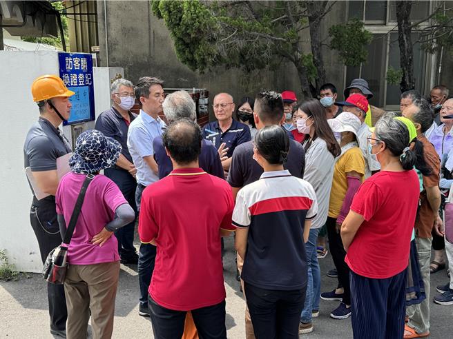 縣議員廖秀紅先前接獲陳情到場會勘。（廖秀紅提供／李京昇苗栗傳真）