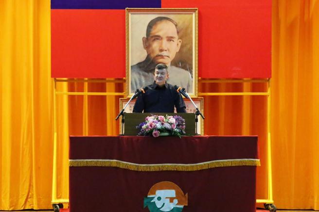 内政部次长马士元主持替代役第256梯次基础训练结训典礼并致词。（内政部提供）