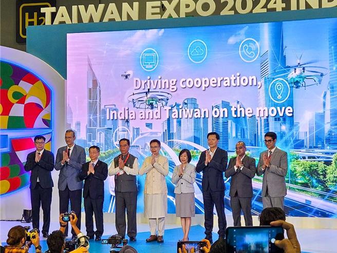 新北市副市長朱惕之8日率新北出口拓銷團抵達印度新德里，參加「印度臺灣形象展」。（新北市政府經濟發展局提供）