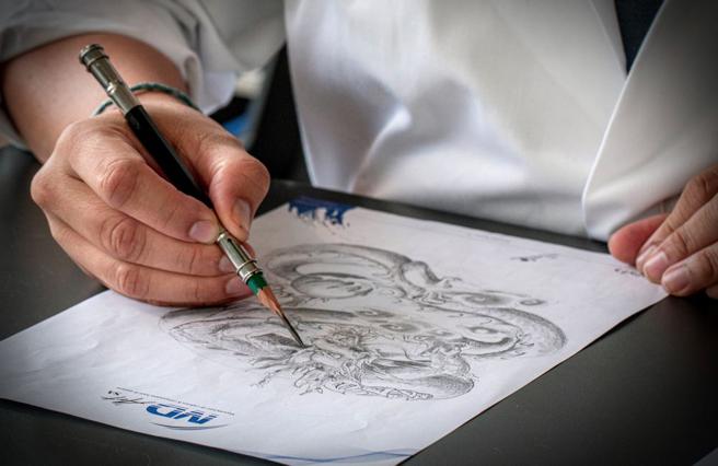 為迎接龍年，蕭邦特別參考中國國畫、織錦畫和骨董文物雕刻，打造多款龍年表。（Chopard提供）