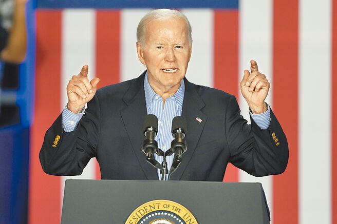 民主党眾议院领袖杰福瑞斯拟和眾议院资深党藉议员讨论美国总统拜登的未来走向。（美联社）