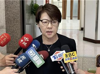 蔣萬安稱柯任內裝大巨蛋「吃球白椅」黃珊珊轟甩鍋