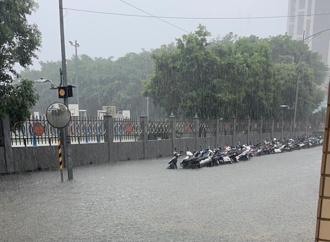 雷雨轟炸新北 3區域發布二級淹水警戒