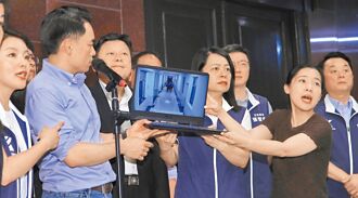 黃捷清晨潛進內委會 立院調查