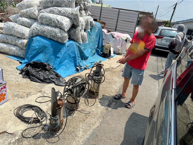 台南市北门、学甲区前阵子发生多起鱼塭电缆、马达失窃，警方上周逮到一名陈姓惯窃并起出赃物。（读者提供／张毓翎台南传真）