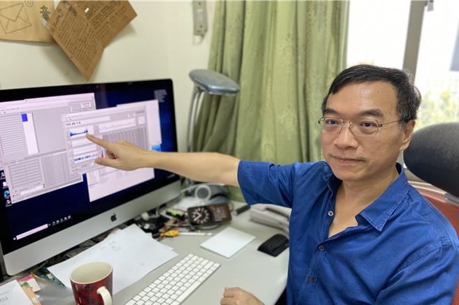 弘光科大智科系教授童建桦近2年与中兴大学、中华顾问工程司合作，在国内重要道路桥梁安装「智慧型多通道应变监测系统」，利用AI边缘运算模式持续进行桥梁结构安全监测，灾后第一时间通报桥梁状况。（弘光科大提供／潘虹恩台中传真）