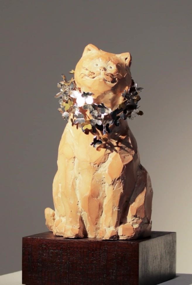 陳銘政的作品「自以為是」，擺出猛獅姿態的貓咪。（圖/陳銘政提供）