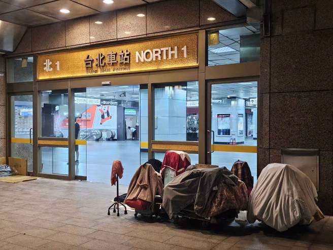 每位街友有著不同人生故事。(游定剛拍攝)