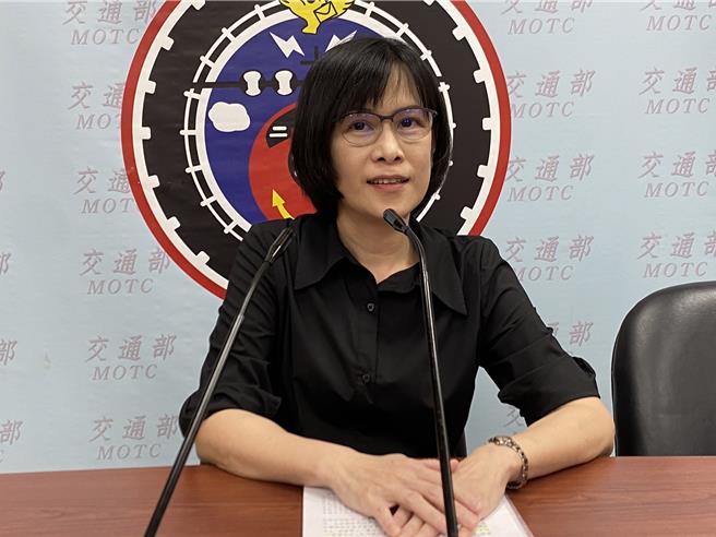 交通部觀光署旅行業組組長湯文琦表示，業者若違反監管規定違規出團大陸，將會開罰。（陳祐誠攝）