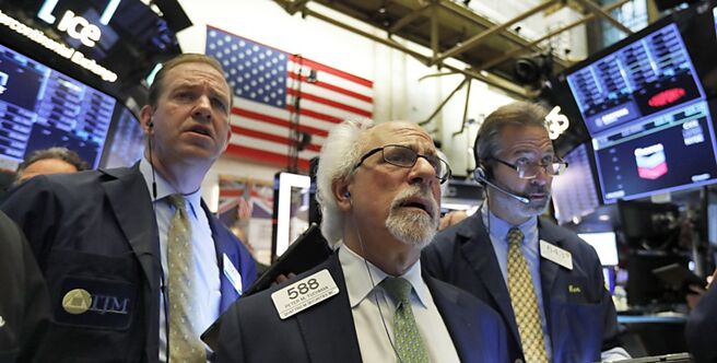 累積今年以來美股基金已經吸金988億美元，資金動能遠超越其他各類股票型基金。圖／美聯社