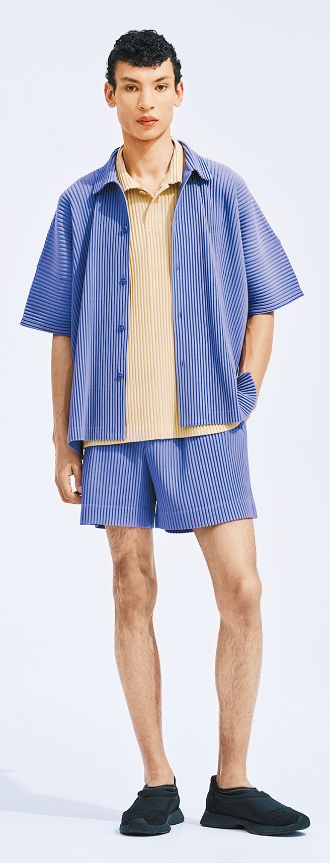 以不同色系做出混搭风格，是三宅一生男装的特色。（君梵提供）