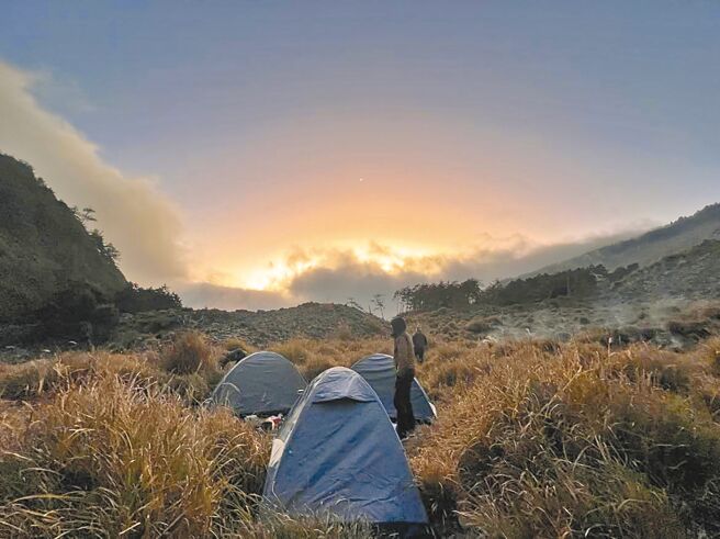 海拔2440公尺的神池营地。（嵘恩摄）