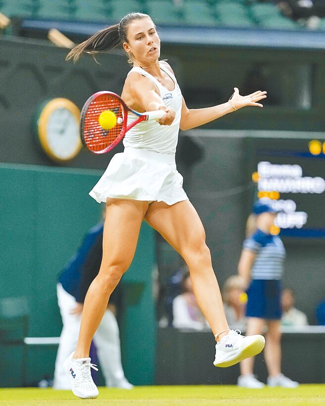 納瓦蘿8日擊敗高芙闖進溫網女單8強。（美聯社）