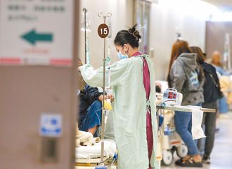 急診塞爆持續1個月！醫師曝慘況：患者坐在輪椅上被電擊