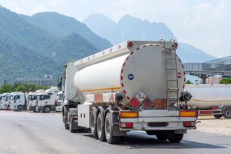 「去香港买油」话题热议 陆网炸锅：三聚氰胺奶粉案后最大震撼
