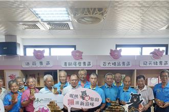 「喔熊」跨界合作飛天豬金磚米 可愛代言推廣大安農產