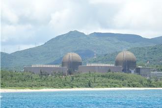 立委視察核三廠降載及光電場  地方認缺電是事實盼重啟