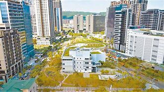 国影中心前主任 偽造文书判2月