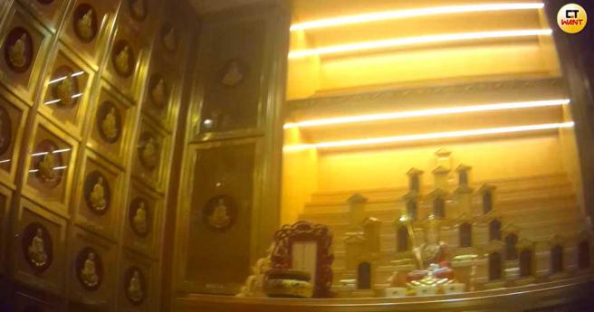 光之迴廊灵骨塔迟迟无法建成，许多消费者过世后仍无法入住买好的塔位，只能暂厝在接待中心的铁皮屋中。（图／本刊影音组）