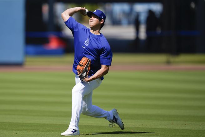 大谷翔平开始练投復健，最快明年正式登板。（美联社资料照）