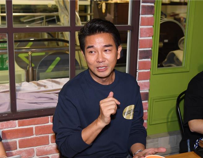 谢承均谈及妈妈生病时的忧虑忍不住泪崩。（三立提供）