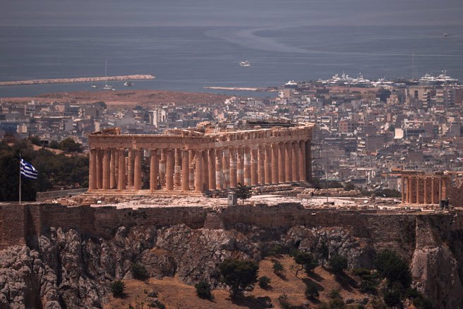 大陆驻希腊大使馆即起将为符合条件、持有效护照赴中商务、旅游、探亲的希腊公民，审发5年多次入境签证。（路透资料照）