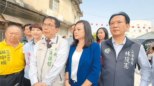 针对桃园市议员凌涛在桃园市议会组成专案小组，林俊宪（右一）直言，凌涛是在蹭新闻热度。（本报资料照片）