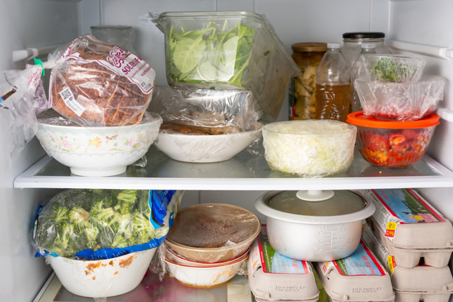 冰箱內的物品不要放超過7成滿，以免影響冷藏效果。（示意圖，Shutterstock／達志）