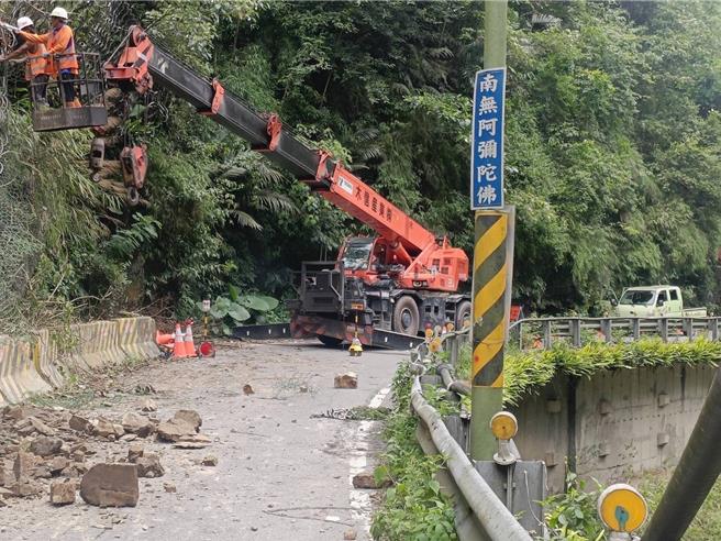 南投131县道埔里水头至鱼池善德宫路段即日起至22日每日8时至17时封闭，进行第1阶段挂网喷浆工程。（业者提供／杨静茹南投传真）