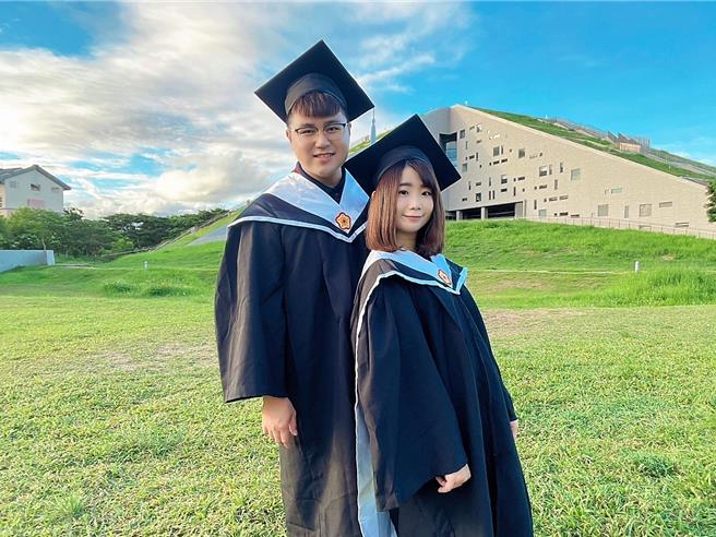 台東大學情侶檔鄭仲傑（左）和吳姵璇（右），今年同時考上台東教甄的榜首榜眼，分別分發至關山國校、東大附小。（台東大學提供／蕭嘉蕙台東傳真）