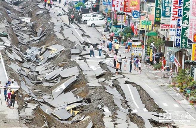 2014年高雄氣爆，造成32人死亡、321人受傷的慘案。（圖／中時資料照）