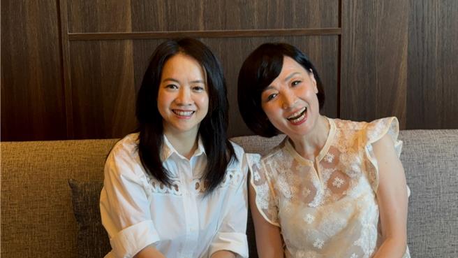 藝人曾寶儀與寶媽今（10）日南下高雄出席護膚SPA會館開幕活動。（柯宗緯攝）