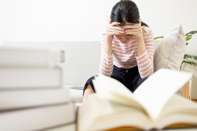 英国顶尖学府布里斯托大学研究显示，定期储蓄能降低焦虑感。（示意图：shutterstock／达志）