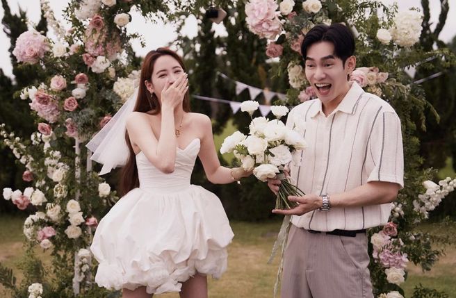 张书豪向欧阳妮妮求婚成功。（图／翻摄自张书豪 IG）