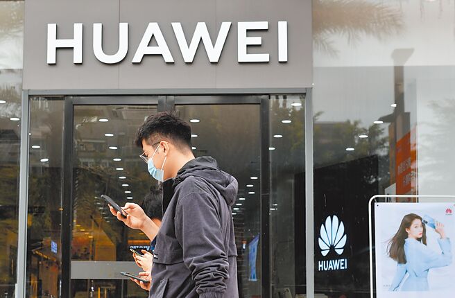 華為Pura 70全系出貨量對比P60系列年增125％。（圖／中新社）