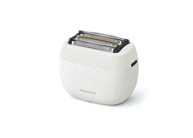 新光三越元晖Panasonic LAMDASH PALM IN日制掌上型5枚刃电鬍刀，原价1万4888元、特价1万1500元。（新光三越提供）