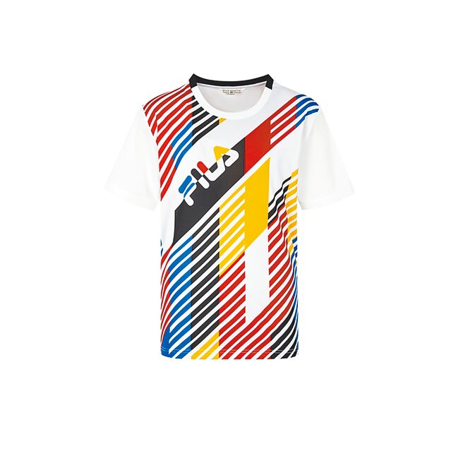 新光三越应援巴黎系列商品，FILA男吸溼排汗短袖圆领T恤，原价1880元、特价1692元。（新光三越提供）