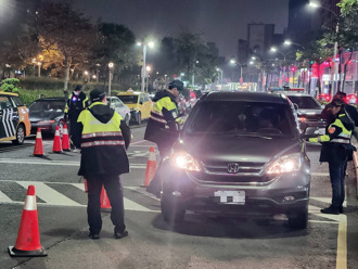 「抓酒駕的我是混蛋嗎？」 警開罰18萬直呼不忍：影響他一輩子