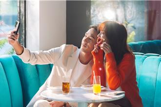 陳庭妮天堂掉到地獄　和曖昧對象激吻上床卻「被小三」