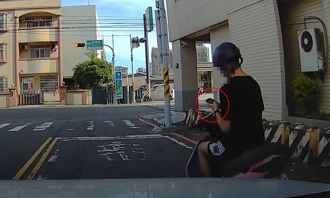 平均1秒1違規！ 騎士停紅燈再起步「4秒遭檢舉4張成功」