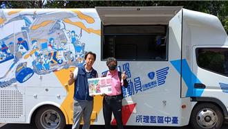 台中1监理站鼓励75岁银髮族换照 「自愿缴回」还能领好礼