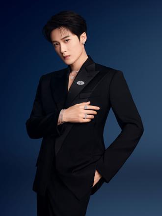 檀健次代言De Beers  帥氣又深情